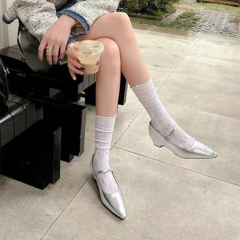 2026 Nova Chegada Sapatos Femi - Women Shoes Sandals avaliação e preço